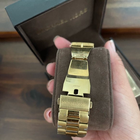 Michael Kors - Authentic Oversized Watch - Watch Hunger Stop Edition - Picture 6 of 6